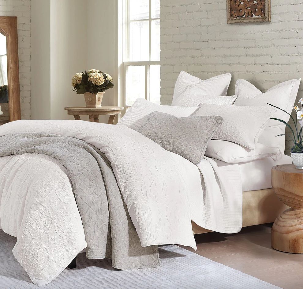 Verona Matelassé Comforter Set Super King Vintage White