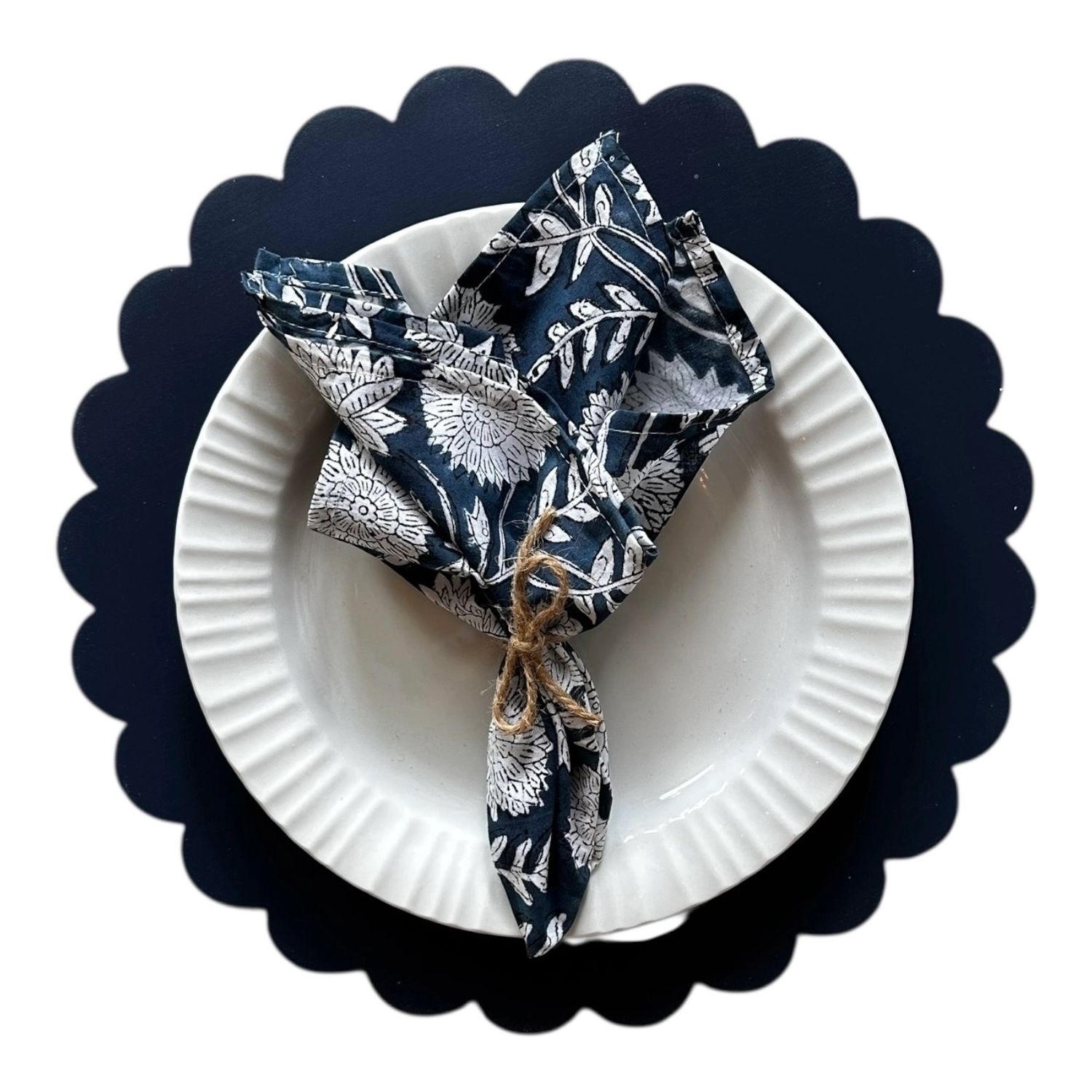 Everyday Scalloped Placemats Wooden S/4