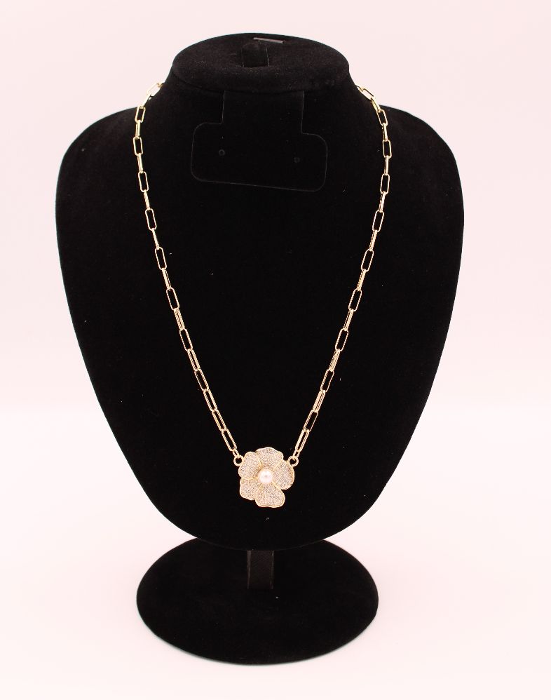 Flower Adjustable Necklace W/Pearl