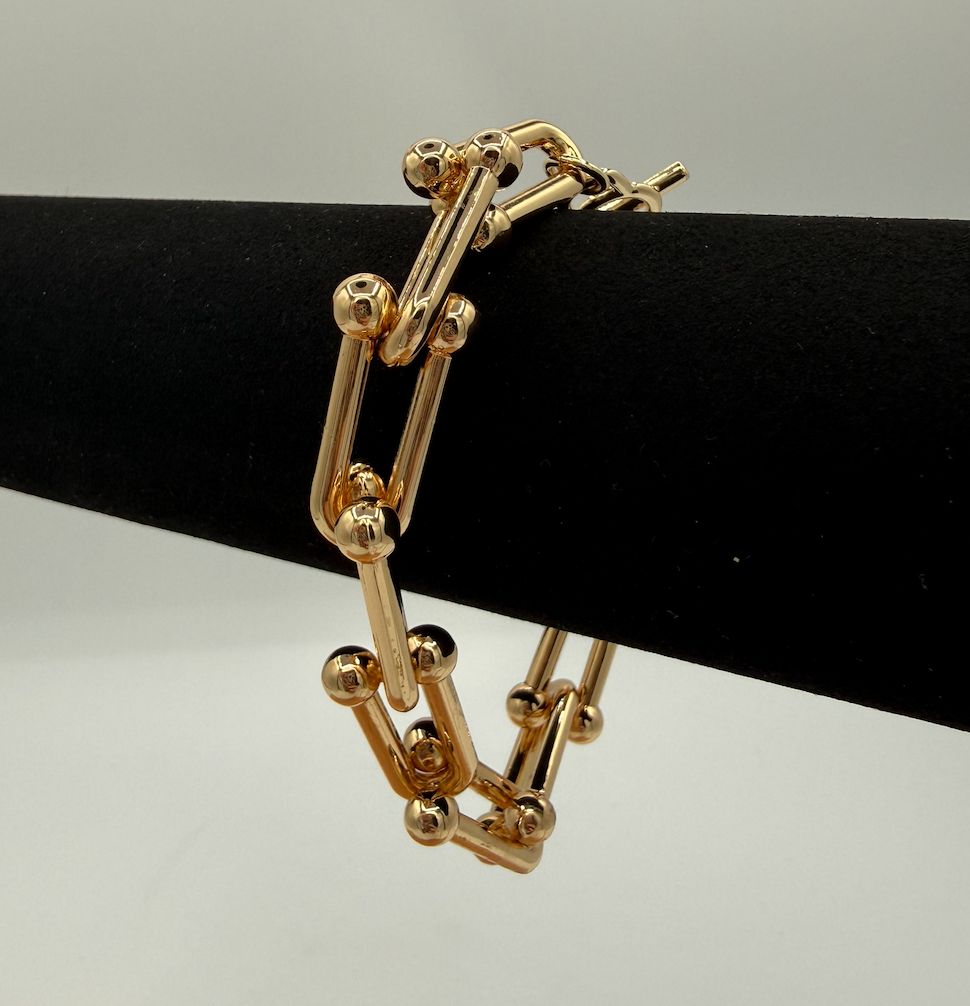 Paper Clip Gold Bracelet W/Toggle
