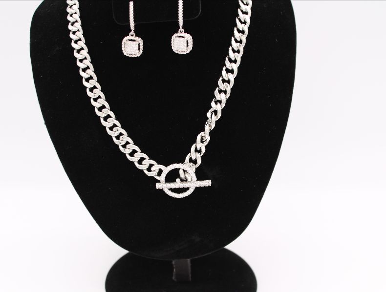 Silver Lock Necklace 17.5"