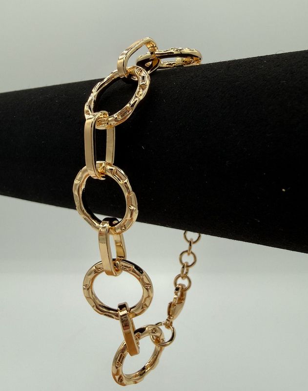 Gold Chain Circle Bracelet