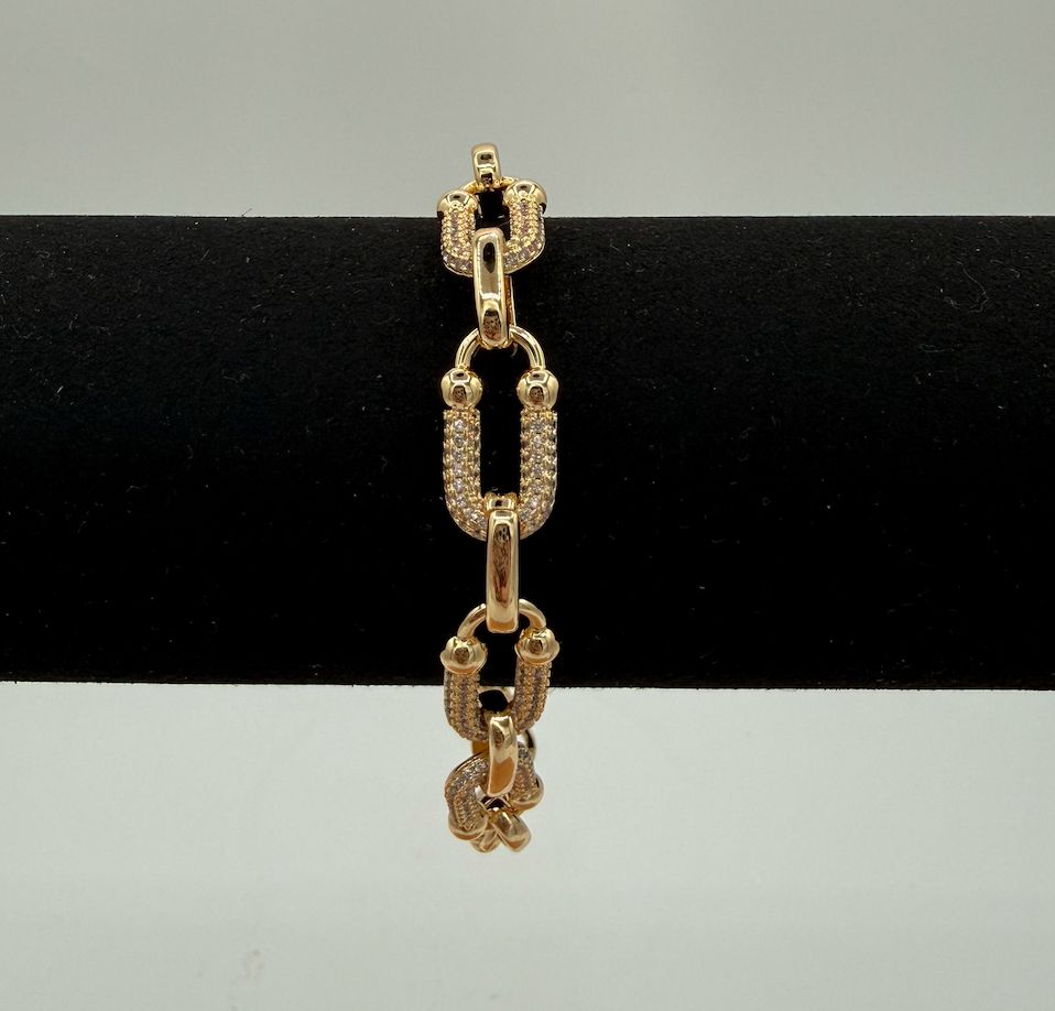 Gold &amp; Diamond Link Bracelet
