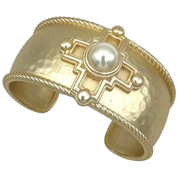 Pearl Lg Gold Cuff