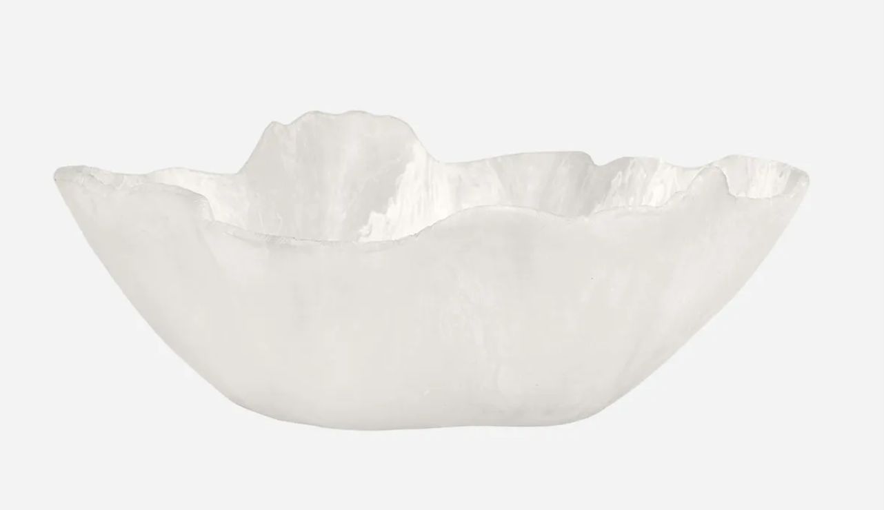 White Resin Centerpiece White Resin Centerpiece