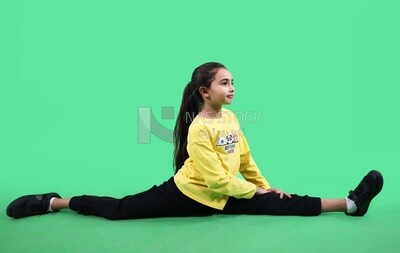 A girl playing gymnastics