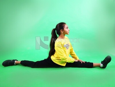 A girl playing gymnastics