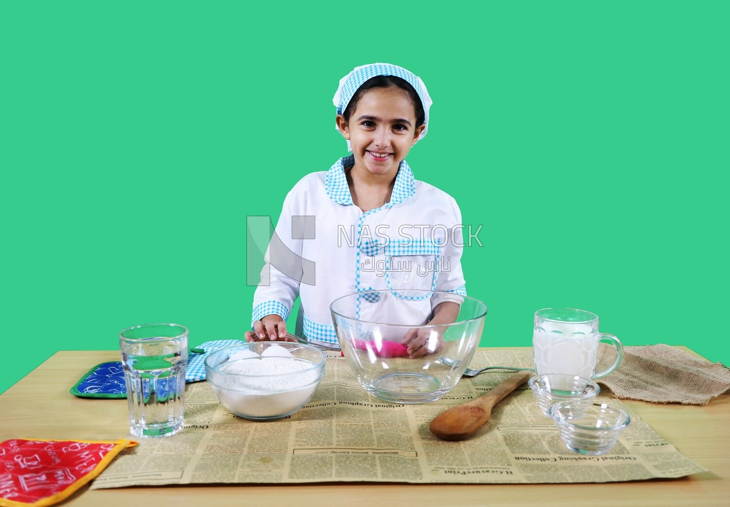 A girl dressed as a cooker