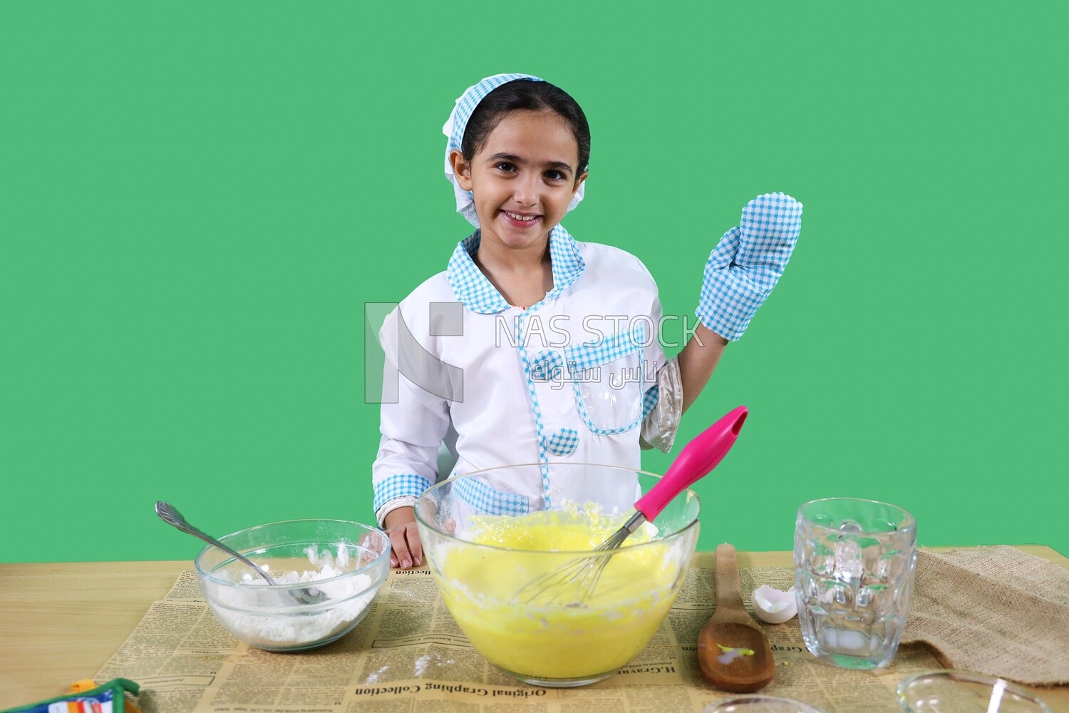 A girl dressed as a cooker