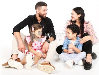 عائلة من أربعة أفراد
