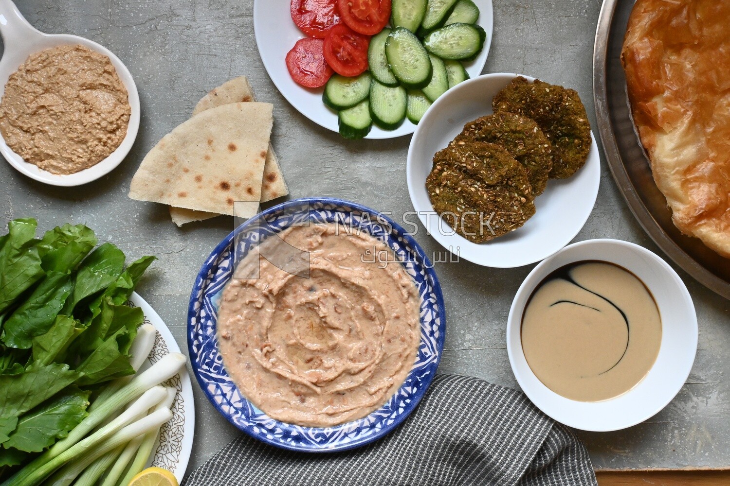 Feeter meshaltet with honey, cheese, and bread