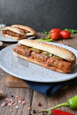 Delicious sausage sandwiches, delicious fast food meals, Arabic restaurants, delicious food recipes, delicious food, sausage sandwich
