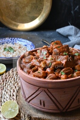 Delicious okra dish with sauce and meat, Plate rice, Arabic meals, recipes and delicious food dishes, delicious meals, delicious food, okra dish