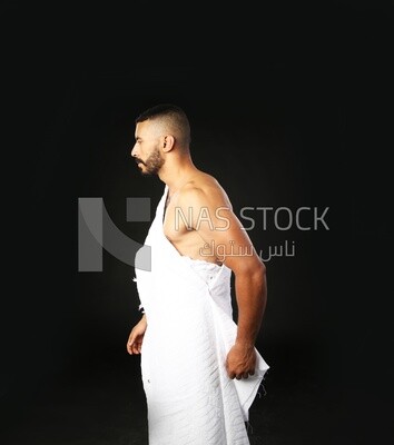 A man wearing an ihram dress