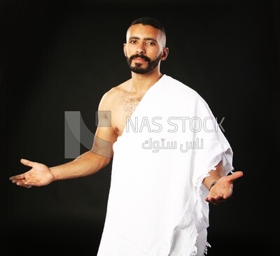 A man wearing an ihram dress