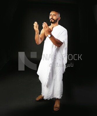 A man wearing an ihram dress