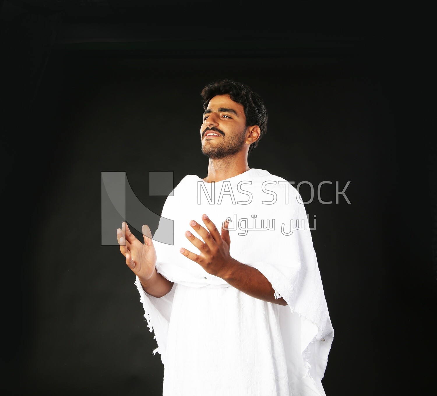A man wearing an ihram dress