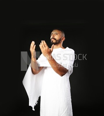 A man wearing an ihram dress