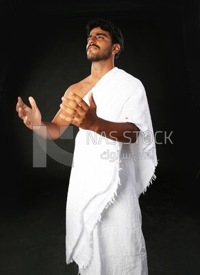 A man wearing an ihram dress