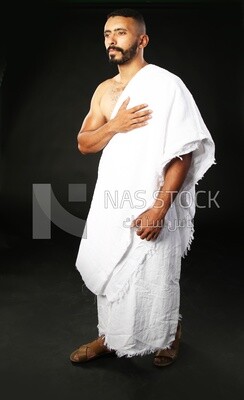 A man wearing an ihram dress