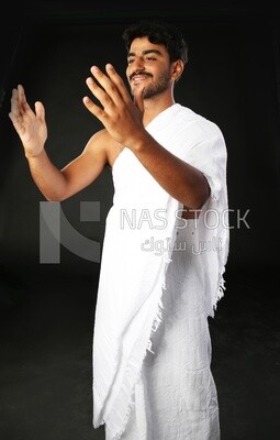 A man wearing an ihram dress