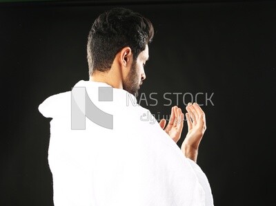 A man wearing an ihram dress