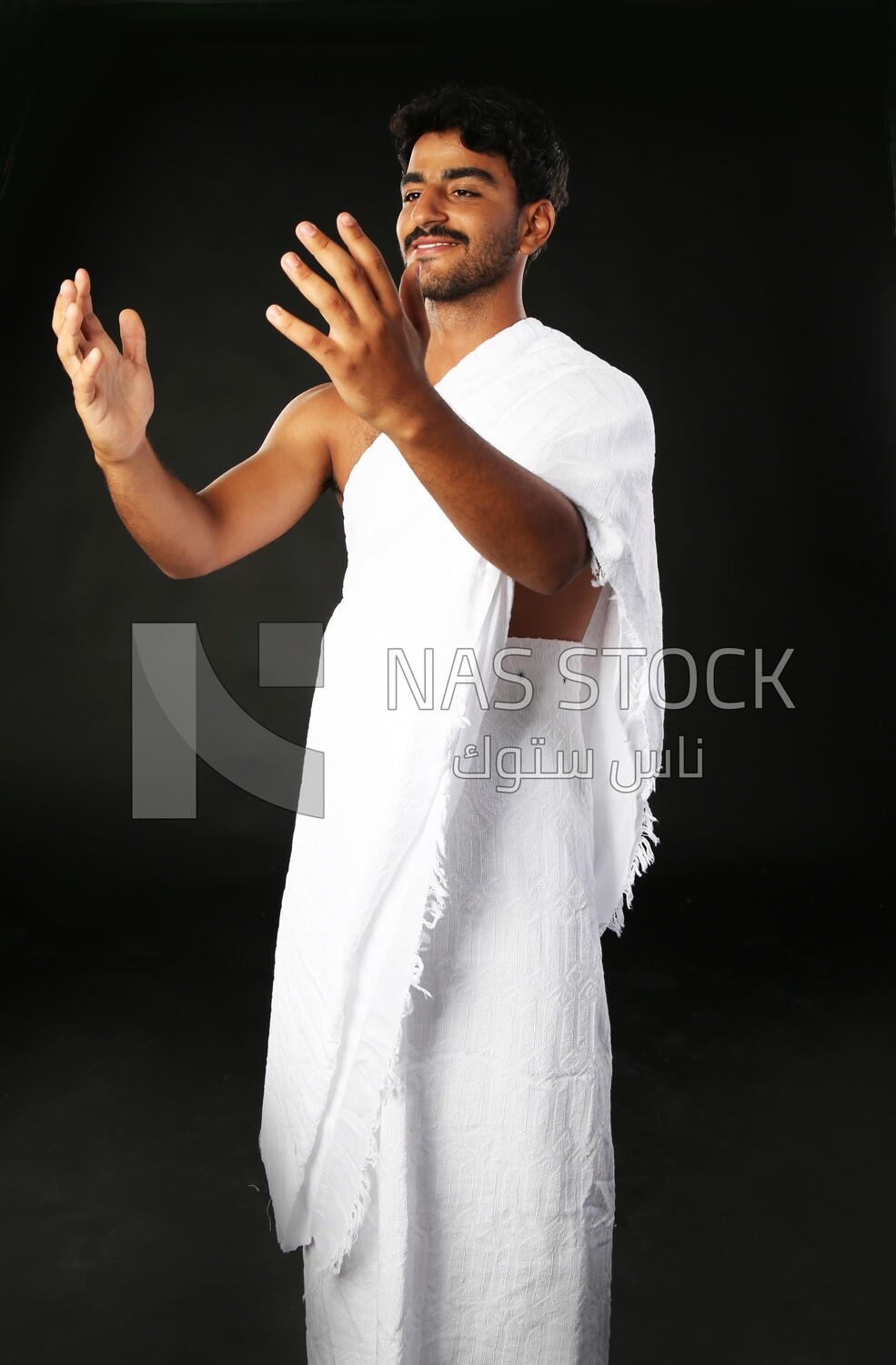 A man wearing an ihram dress