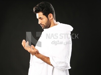 A man wearing an ihram dress