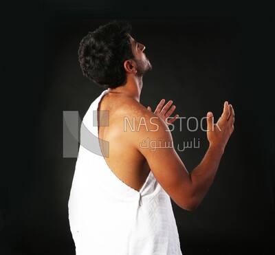A man wearing an ihram dress