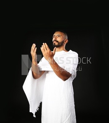 A man wearing an ihram dress