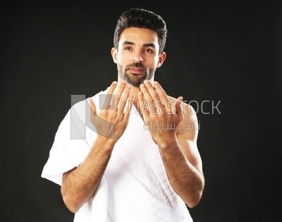 A man wearing an ihram dress