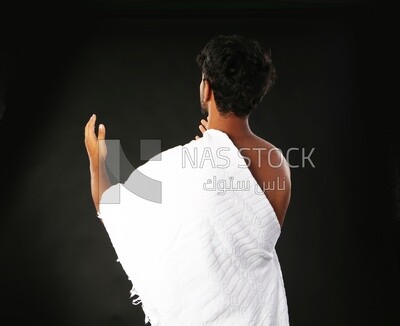 A man wearing an ihram dress