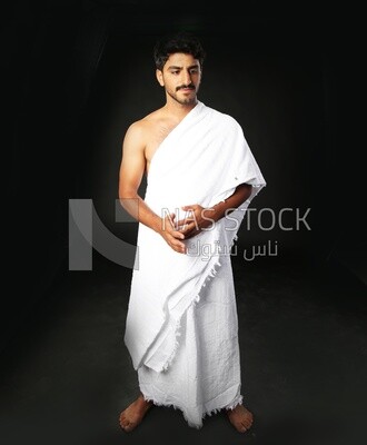 A man wearing an ihram dress