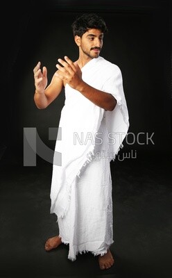 A man wearing an ihram dress