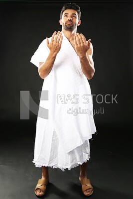 A man wearing an ihram dress