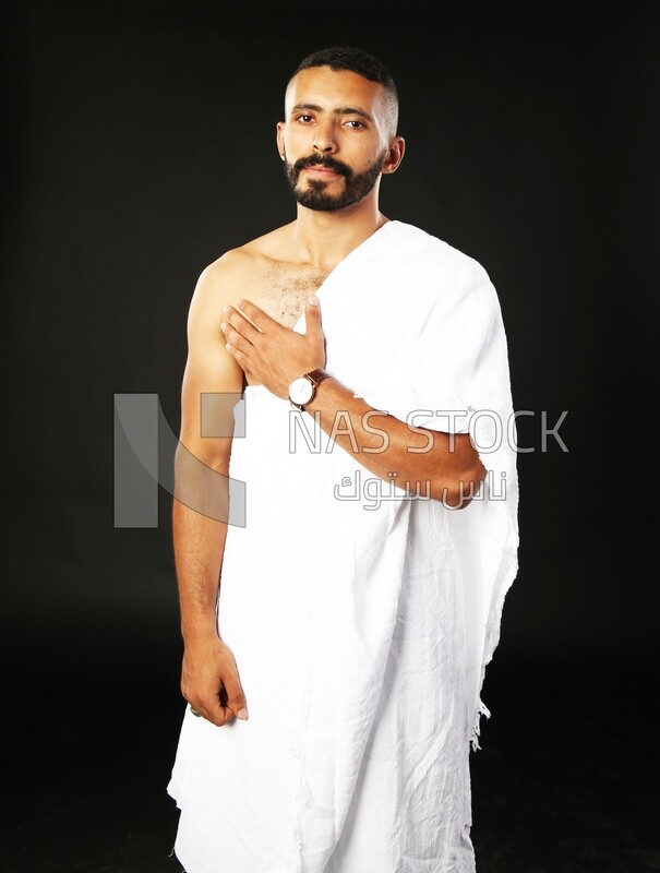 A man wearing an ihram dress