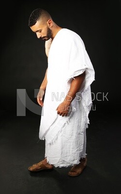 A man wearing an ihram dress