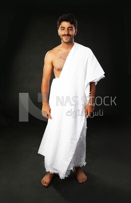 A man wearing an ihram dress