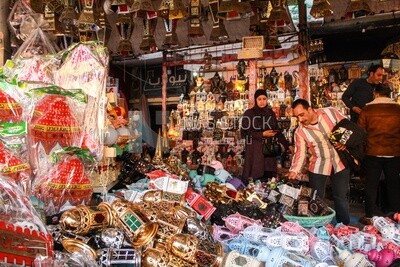 محل مصرى يبيع  فوانيس وزينة رمضان