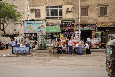 Some of the popular stores in Egypt to sell food and services to Egyptians