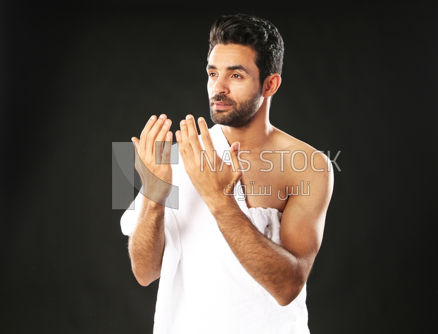 A man wearing an ihram dress