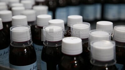 خط انتاج عبوات الدواء بعد الانتهاء من مرحلة تحضيرية الى مرحله تغليفه