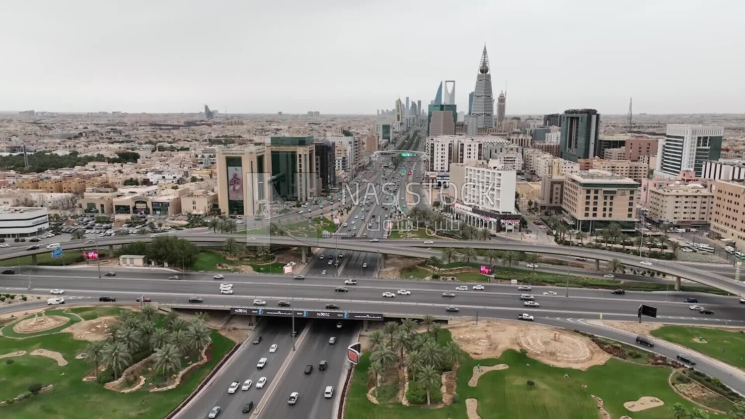 drone footage of car traffic on the highway in Riyadh,  tourism in Saudi Arabia, Saudi Arabia at nigh, Cairo Square, Riyadh roads and streets