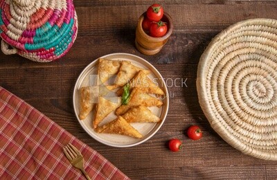 Plate of samosa, popular dishes, appetizers, Arabic dishes, oriental dishes, restaurants for oriental Arabic food, delicious meals