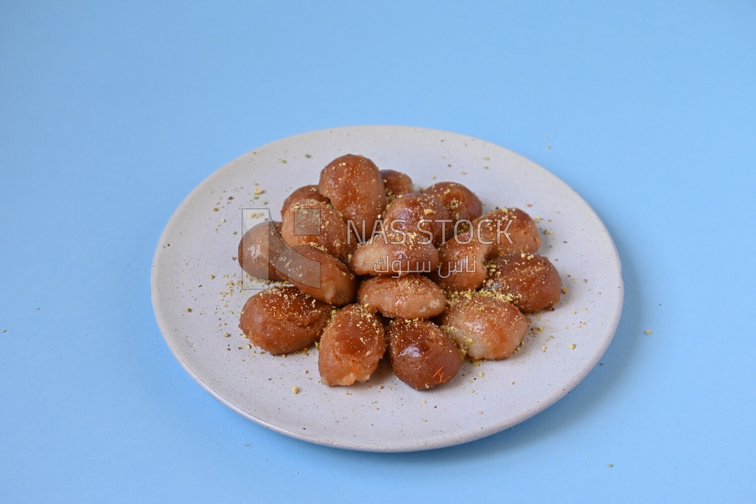 Plate of Remosh El Set, oriental Arabic sweets, Ramadan sweets