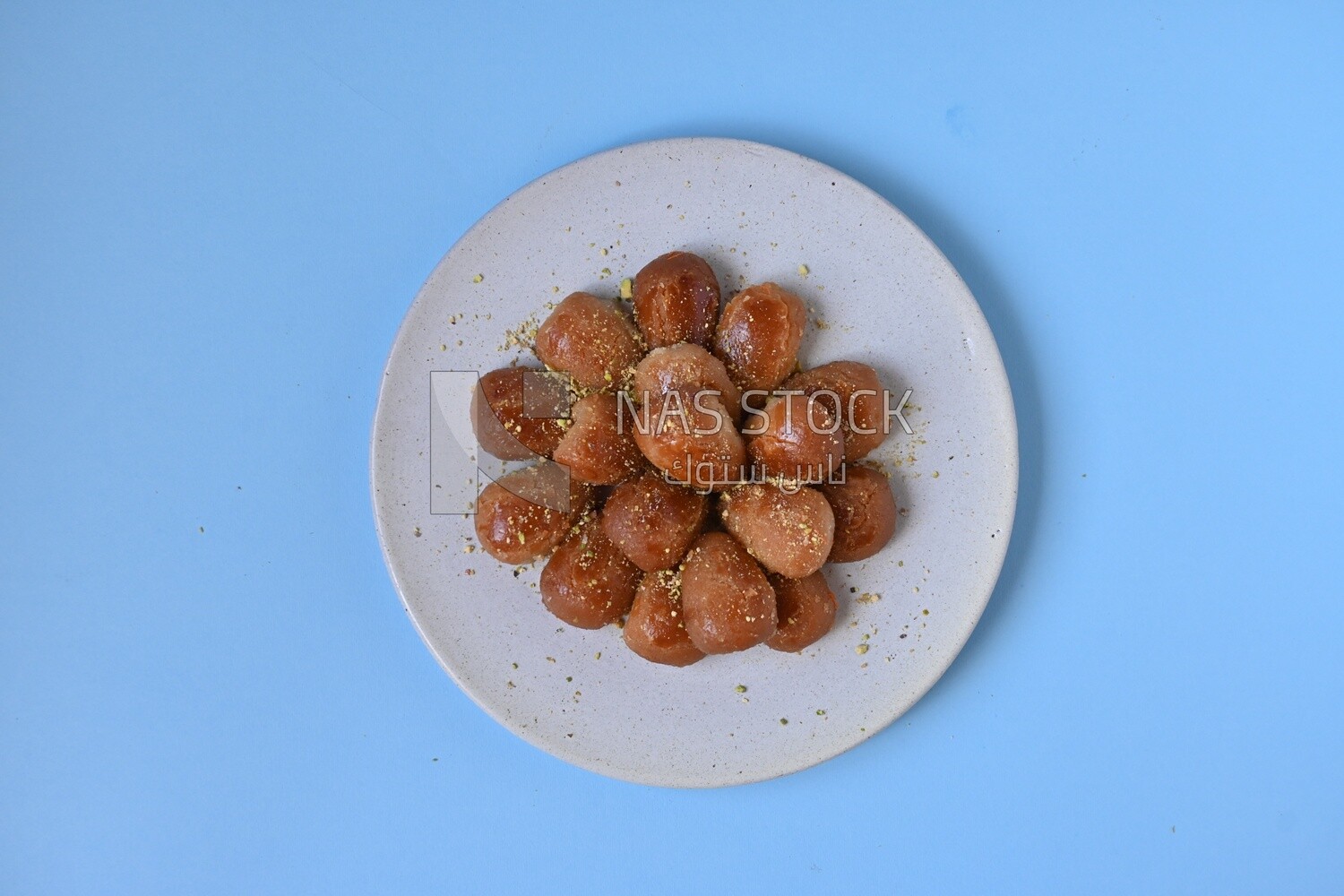 Plate of Remosh El Set, oriental Arabic sweets, Ramadan sweets