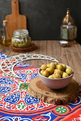 وعاء مخلل زيتون اخضر، مخلل مصرى ، مطاعم عربية