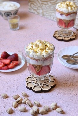 Kunafa with strawberries and cream