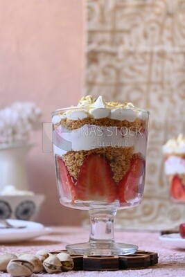 Kunafa with strawberries