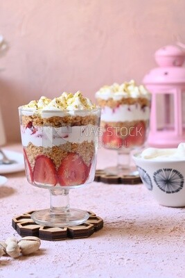 Kunafa with strawberries and cream